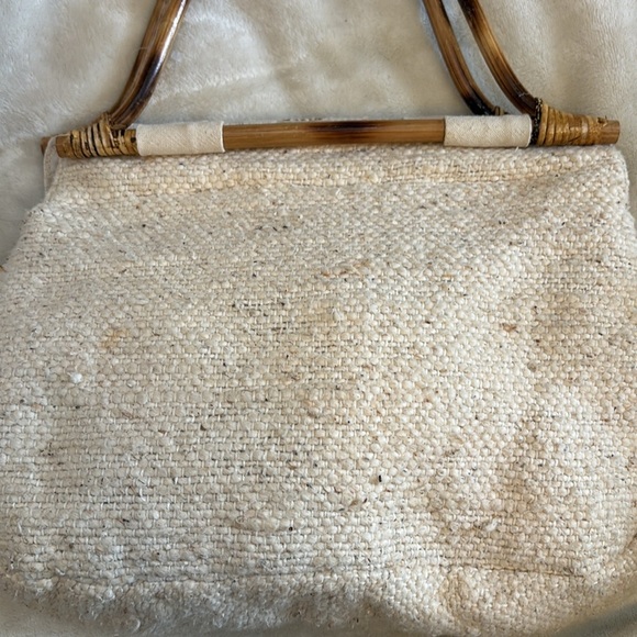 VINTAGE CROCHETED BAMBOO HANDLES HANDMADE SUMMER BAG CREAM COLORS LINED - Picture 4 of 13